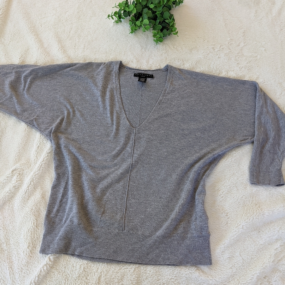 🌷3/15🌷 Apostrophe Grey Relaxed Fit V Neck Sweater Size MP